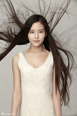 组图：温心个性时尚大片 展率真森女风