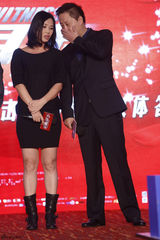 组图：《全民目击》票房破亿 计划拍续集