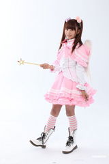 组图：台湾13岁女孩代言变辣妹 许雅涵将组新AKB48