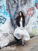 高清图：f(x)Krystal拍写真 穿热裤秀性感美腿