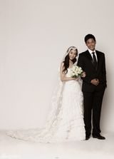 组图：范玮琪华美婚纱照曝光 黑人直呼芭比娃娃