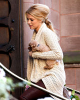 组图：明星爱街拍第七期之开衫毛衣VS复古衬衫