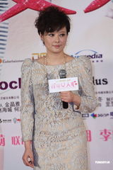 组图：袁莉与刘德华床戏被删 埋怨称导演骗人