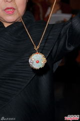 组图：李小龙14件珍品拍卖 亲自设计吊坠首曝光