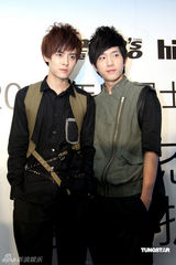 高清图：BOBO上海做活动 着装青春活力四射