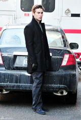 高清图：《绯闻女孩》纽约热拍 主角街头秀冬衣