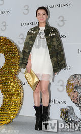 组图：车艺莲李素妍等助阵潮牌上市活动