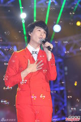 组图：严爵挑战唱跳险破音 林俊杰压轴热舞