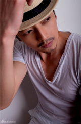 组图：“湘男郎”田家达型男写真曝光 个人官网上线