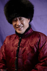 组图：《边关烽火情》主演定妆照