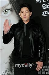 组图：影片《斯托克》首映 宋仲基金秀贤等支持