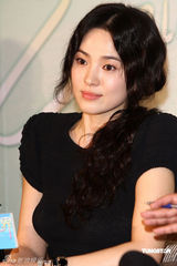 幻灯图：宋慧乔访台宣传新戏 避谈与玄彬假戏成真