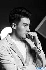 组图：蒋劲夫孙艺洲封面大片 正太对战轻熟男