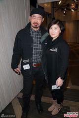 组图：周秀娜惊现高低奶 揶揄旧爱先关心女友