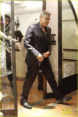 组图：乔治-克鲁尼带未婚妻见父母似好事将近