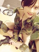 组图：日本少女自拍大赛 坦胸秀腿造型火辣