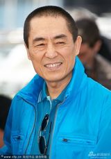 组图：巩俐黑裙透视气场强 新谋女郎笑靥如花