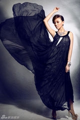 组图：Karey天天写真 大气尽显国际女王范儿