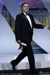 组图：《星图》朱丽安摩尔获戛纳影后 编剧代领