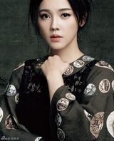 组图：杨子姗登杂志封面 青春质感秀率性真我