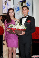 组图：李嘉欣爱子容貌被拍曝光 怒斥不妥当