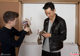 组图：吴彦祖将进驻蜡像馆 设计师度身取样
