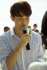 组图:李承铉海岛求婚戚薇办浪漫婚礼