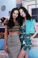 组图：《新娘大作战》杀青 倪妮领“结婚证”