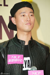 独家：Gary香港出席活动 低调暖男拥抱粉丝