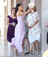 组图：“绝望主妇”伊娃做伴娘 逗小孩场面有爱