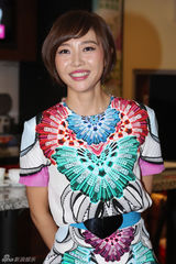 组图：梦遥新书《食我》发布会众好友助阵