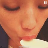 组图：吃货根本停不下来！舒淇搞怪进食照曝光