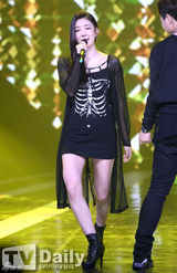 组图：《the show》众星云集 NS允智超短裙亮相