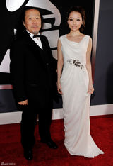 高清组图：第52届格莱美红毯 张靓颖携喜多郎亮相