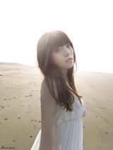 高清组图：阿兰MV画面如梦似幻 唯美歌声气质逼人