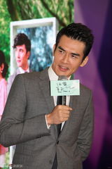 组图：林心如不排斥姐弟恋 自曝吻戏从来不借位