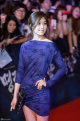 组图：朴有天李钟硕秀智等助阵《鸣梁》