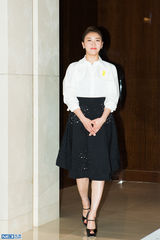 独家高清：河智苑出席活动 黑白搭配显优雅气质