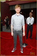 组图：哈利波特对角巷开公园 金妮马尔福捧场