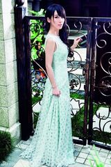 组图：谢楠婚后写真孕味全无 笑容温暖幸福洋溢