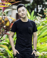 组图：赵达写真化身丛林王子演绎阳光暖男