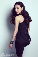 组图：杜十五性感冷艳秀美臀 蛮腰展熟女魅力