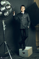 组图：佟大为登封面玩复古 绅士格调轻熟男魅力