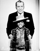 策划：MJ(迈克尔-杰克逊)诞辰纪念日 流行天王童年也曾萌萌哒