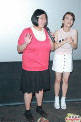 组图：《等一个人咖啡》两主角现身香港谢票