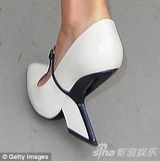 组图：比美！艾玛回眸浅笑章子怡开怀大笑