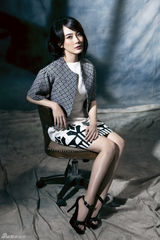 组图：陈数登封面冷艳美人气质佳