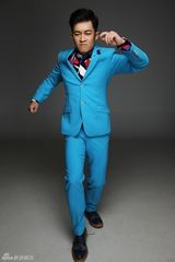 组图：杨志刚海洋蓝色写真大片 上演无厘头喜剧