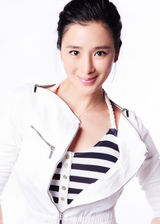 组图：周显欣生活写真 风格百变领衔率性文艺