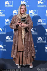 组图：洛珊-班尼蒂玛凭《故事》获最佳剧本奖